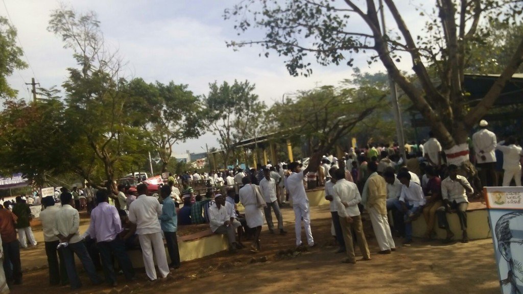 jarakiholi- SMASHANA 2015