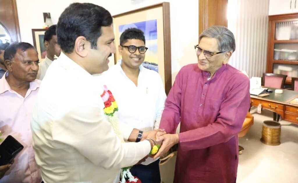 BY Vijayendra meet former cm SM Krishna