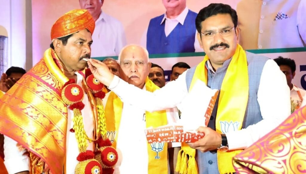 Vijayendra congratulates R Ashok