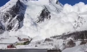 Avalanche hits Uttarakhand- Chamoli- snow fall - snowfall