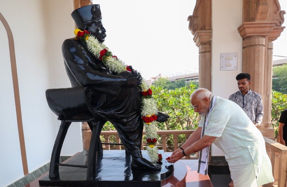 Narendra modi visit Smruti Mandir in Nagpur