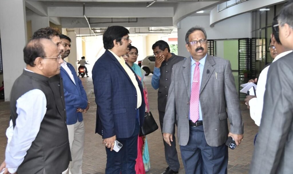 KSLU VC Basavaraju-NAAC team VISIT