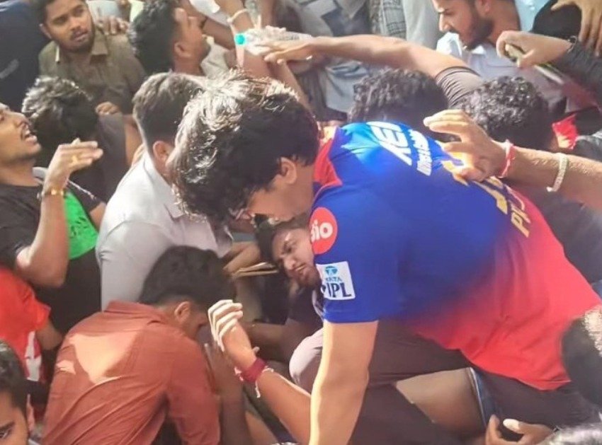 RCB Victory Parade Tragedy - stampede