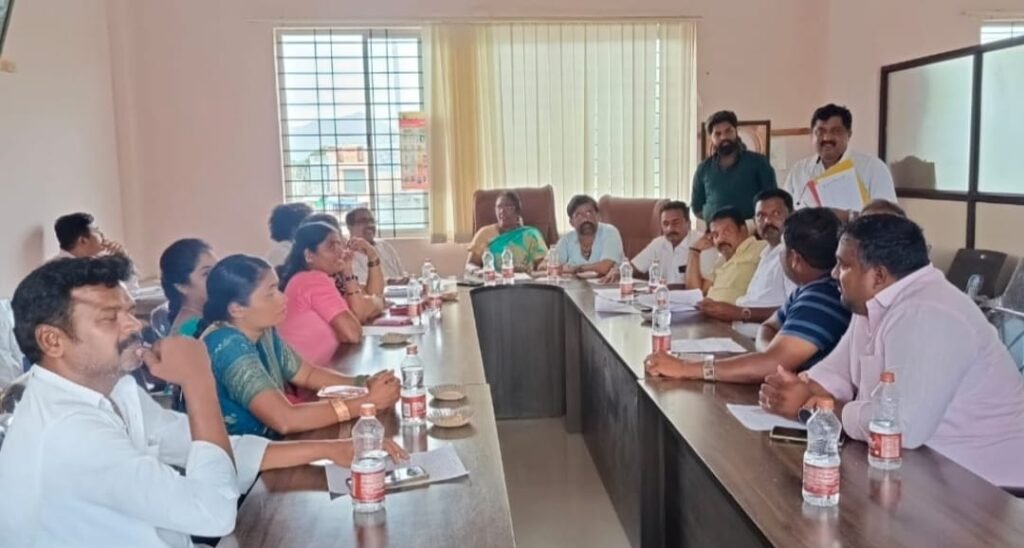 Hanuru Pattana Panchayath Meeting