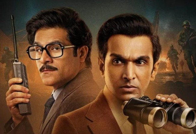 Actors Pratik Gandhi and Sunny Hinduja- Saare Jahan Se Acha