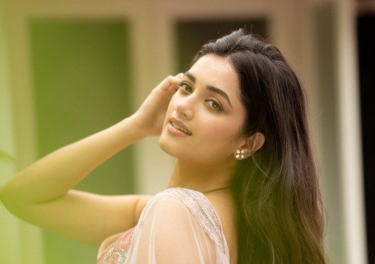 Actress Bhagyashrii Borse 1