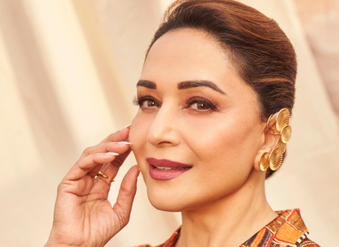 Madhuri Dixit 2