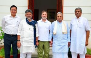 Rahul-Gandhi-Randeep-Singh-Surjewala-Siddaramaiah-BK-Hariprasad-300x190-1