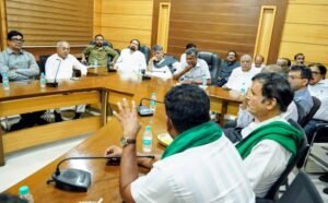Belagavi-DKS-Meeting-with-Farmers-sugarcane-issue