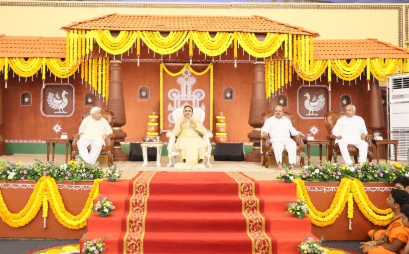 Sadguru-Sri-Madhusudan-Sai-Muddenahalli-chikkaballapur-HK-Patil-1