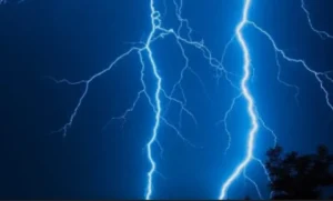 Sky-Lightning-Strikes-Rain-750x452-1-300x181-1